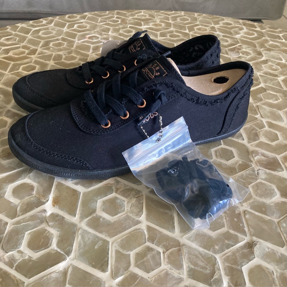 NEW! Skechers BOBS B Cute Slip-On Sneaker (7) - Picture 2 of 7